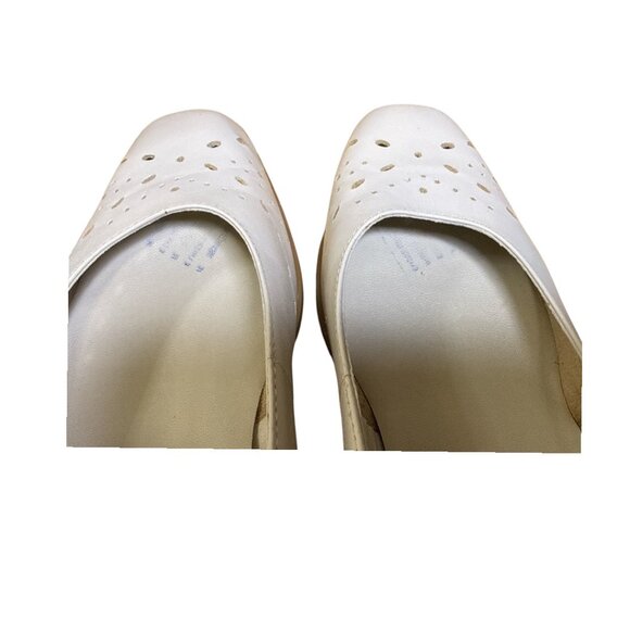 Naturalizer Vanity Close Toe Cut Out Leather Pumps 6M - Picture 4 of 11